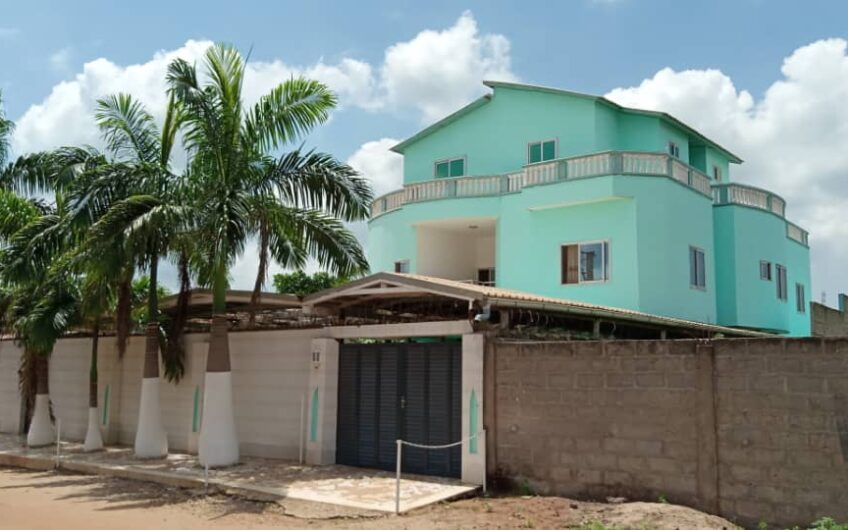 8 BEDROOM PALATIAL HOME FOR SALE IN CALAVI AREA COTONOU, BENIN REPUBLIC