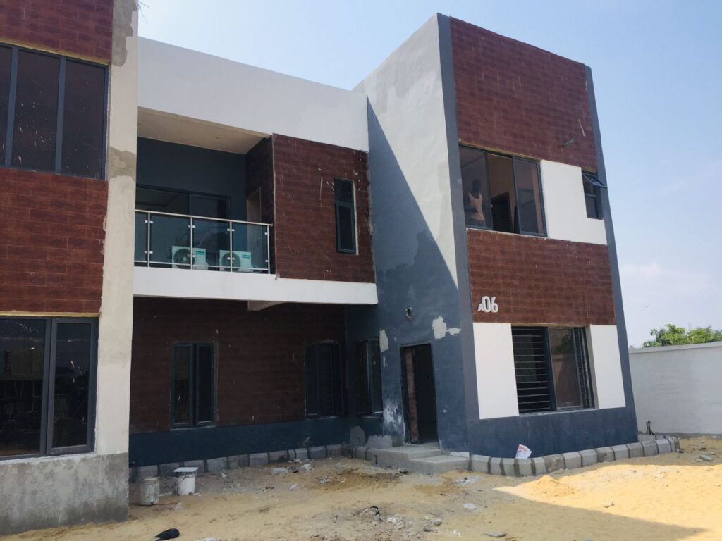 the-alverton-smart-terraces-behind-farapark-estate-sangotedo-2023-13