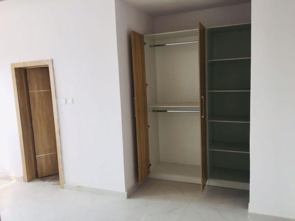 the-alverton-smart-terraces-behind-farapark-estate-sangotedo-2023-19