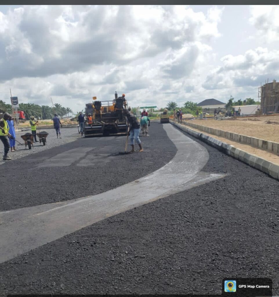 itunu-residential-estate-lekki-epe-expressway-ibeju-lekki-lagos-asphalt-laying-1